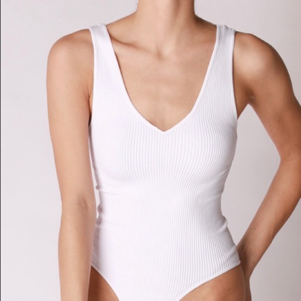 1 bodysuit left ❗️ Ribbed V Neck Bodysuit